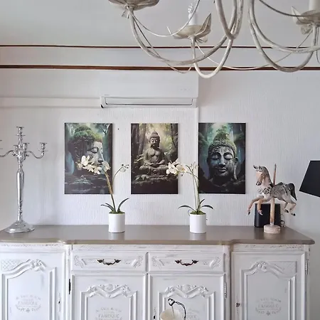Moderne A Avec Vue Sur La Montagne *
